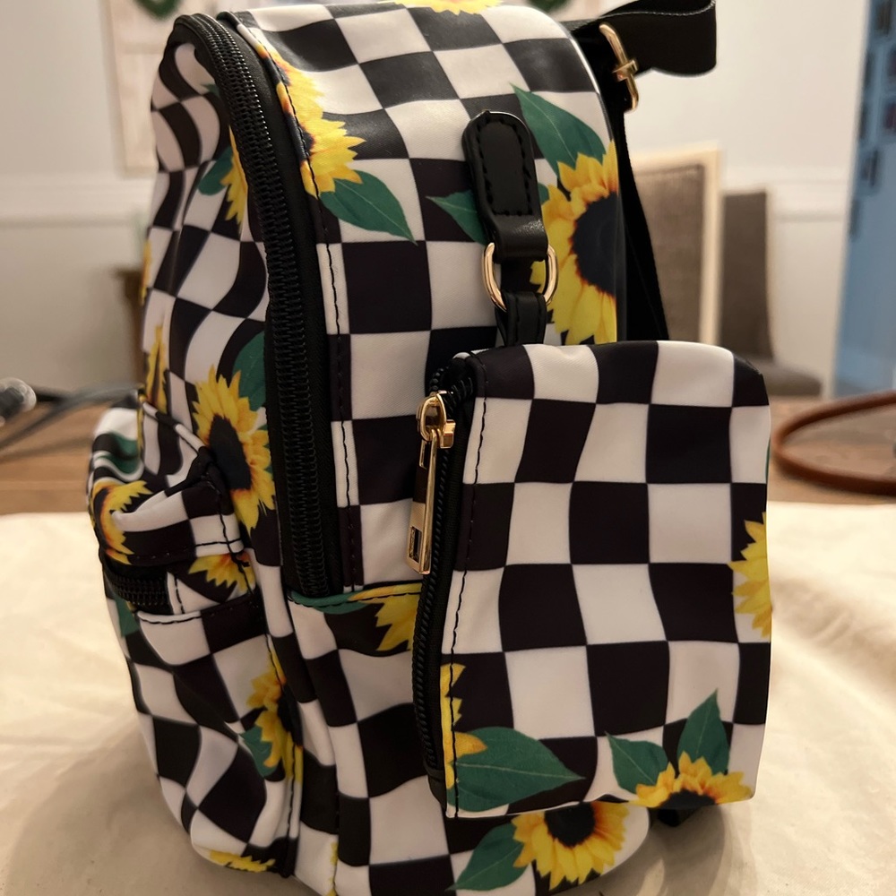 Mini Sunflower Backpack - Picture 2 of 3